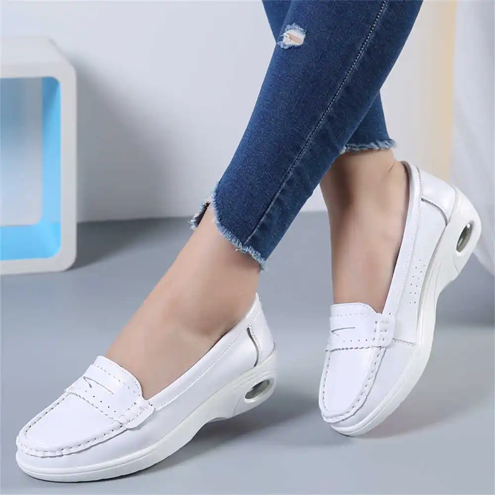 Thick Sole Slipon White Traine - Women Formal Upper Wear ulasan dan harga