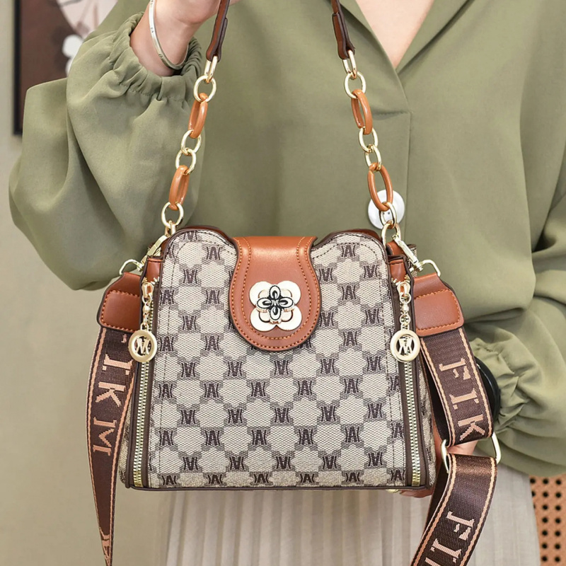 vintage letter printed shoulde - Women'S Work Fashion ulasan dan harga